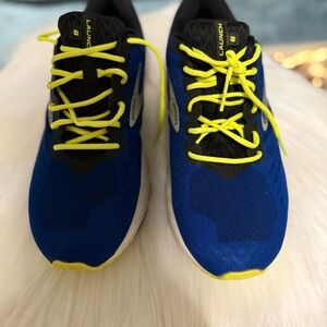 Brooks Sneakers in Blue and Yellow